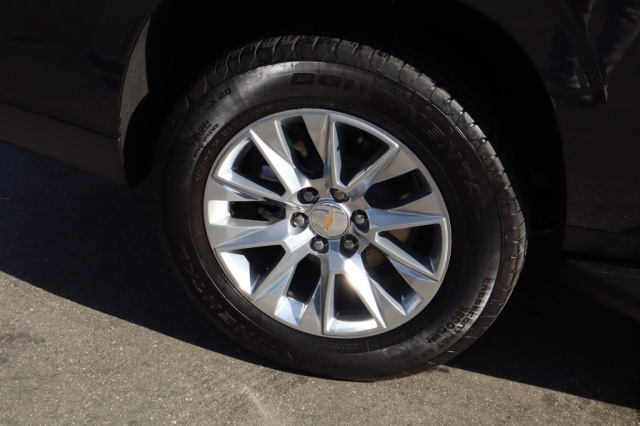 Used 2026 Chevrolet Suburban Premier  in Norco, CA 10