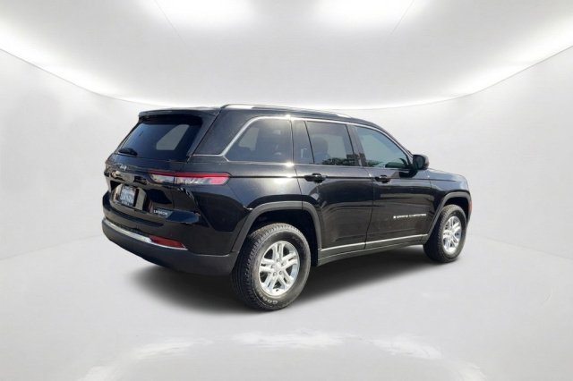 Used 2025 Jeep Grand Cherokee Laredo  in Norco, CA 5