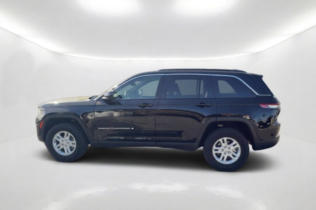 Used 2025 Jeep Grand Cherokee Laredo  in Norco, CA 8