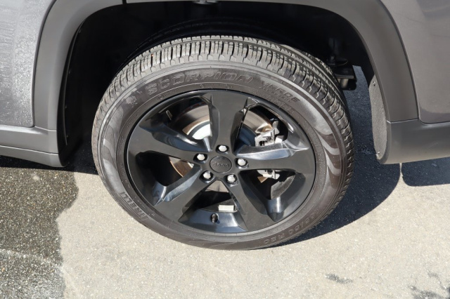 Used 2025 Jeep Grand Cherokee L Limited  in Norco, CA 12