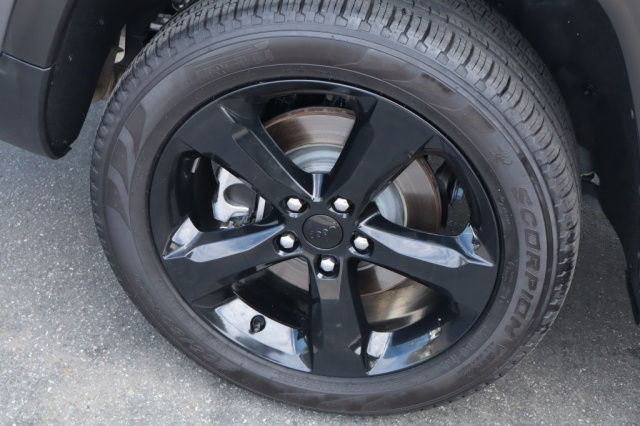 Used 2025 Jeep Grand Cherokee L Limited  in Norco, CA 10