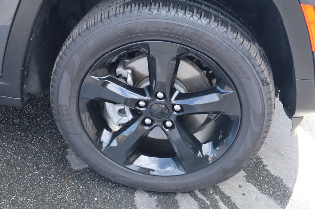 Used 2025 Jeep Grand Cherokee L Limited  in Norco, CA 9