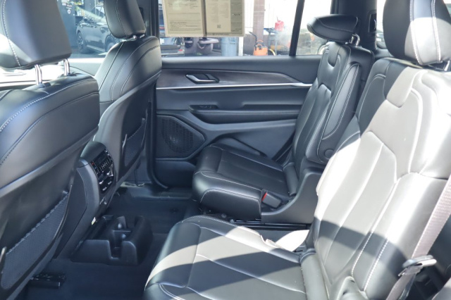 Used 2025 Jeep Grand Cherokee L Limited  in Norco, CA 33
