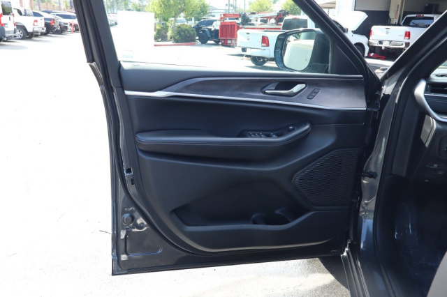 Used 2025 Jeep Grand Cherokee L Limited  in Norco, CA 17