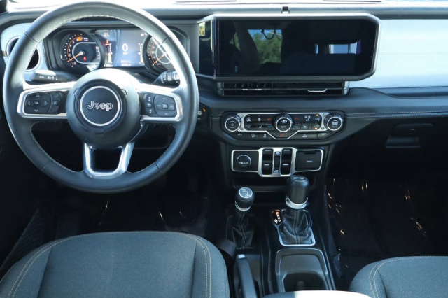 Used 2025 Jeep Wrangler Sahara  in Norco, CA 26