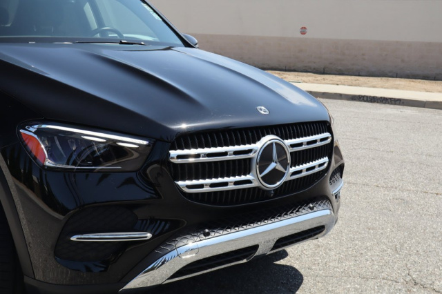 Used 2025 Mercedes-Benz GLE GLE 450e 4MATIC® in Norco, CA 9