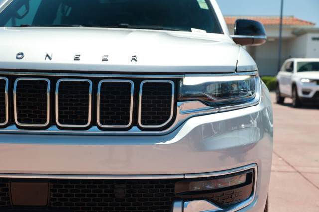 Used 2023 Jeep Wagoneer Series II  in Norco, CA 5