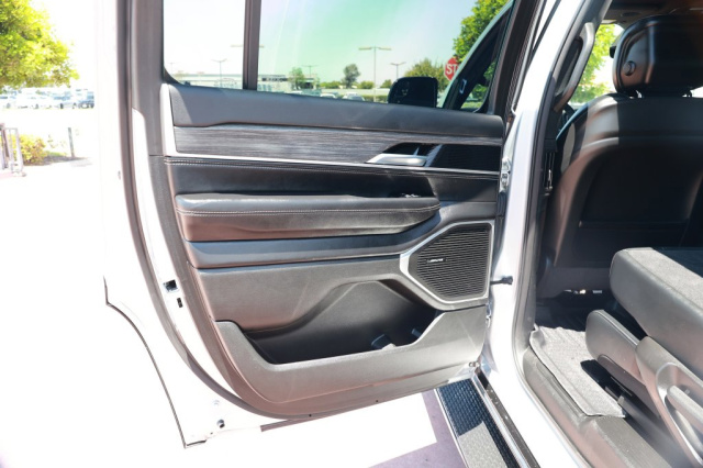 Used 2023 Jeep Wagoneer Series II  in Norco, CA 37