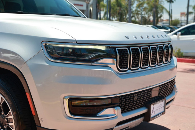 Used 2023 Jeep Wagoneer Series II  in Norco, CA 7