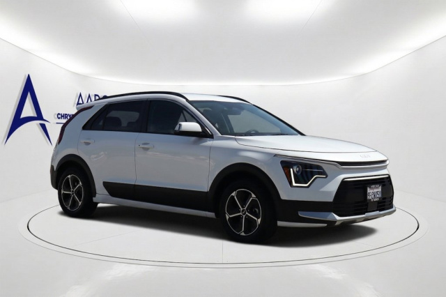 Used 2023 Kia Niro EX  in Norco, CA 3