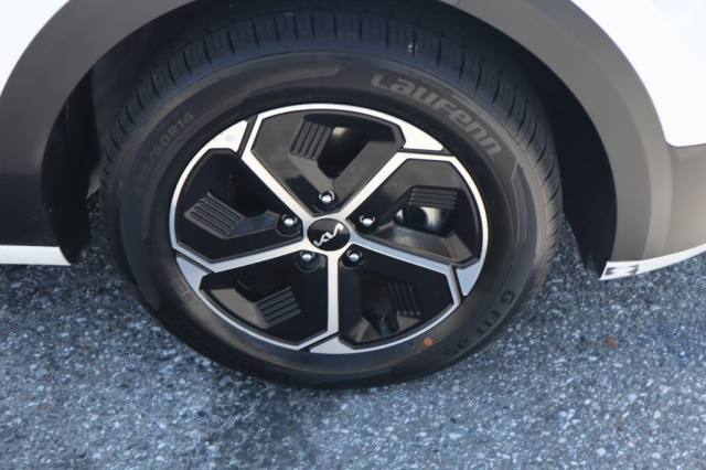 Used 2023 Kia Niro EX  in Norco, CA 10