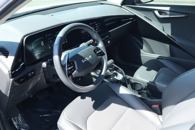 Used 2023 Kia Niro EX  in Norco, CA 17