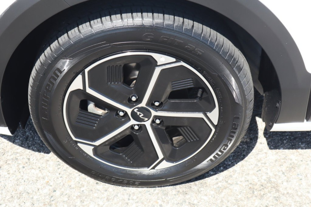 Used 2023 Kia Niro EX  in Norco, CA 14