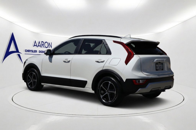 Used 2023 Kia Niro EX  in Norco, CA 7
