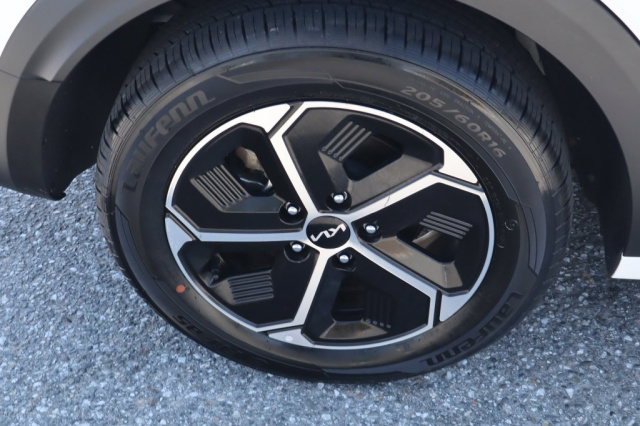 Used 2023 Kia Niro EX  in Norco, CA 11