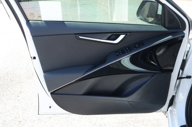 Used 2023 Kia Niro EX  in Norco, CA 18
