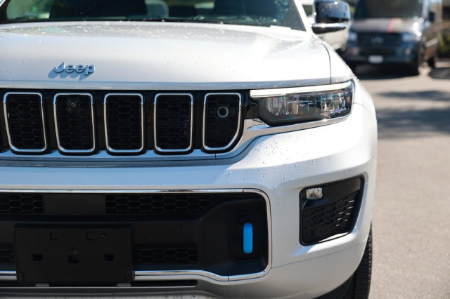 Used 2023 Jeep Grand Cherokee Overland 4xe  in Norco, CA 6