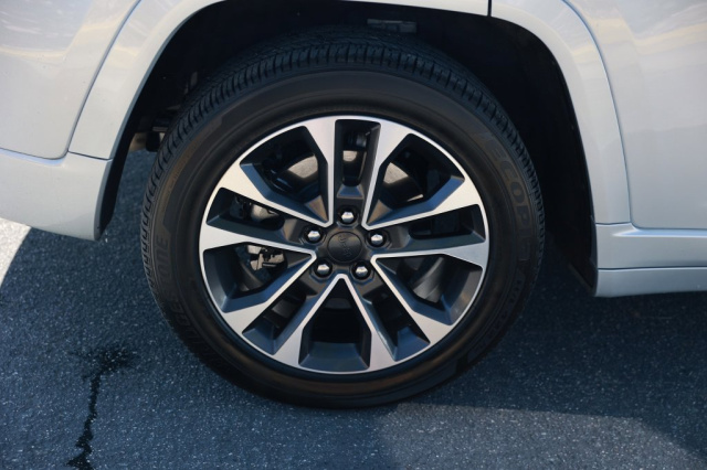 Used 2023 Jeep Grand Cherokee Overland 4xe  in Norco, CA 11