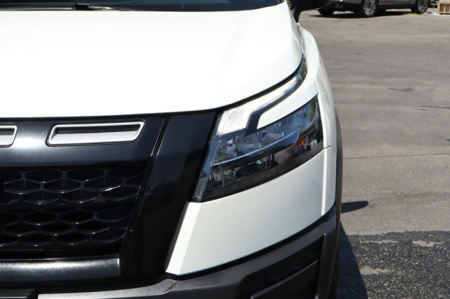 Used 2024 Nissan Pathfinder Rock Creek  in Norco, CA 8