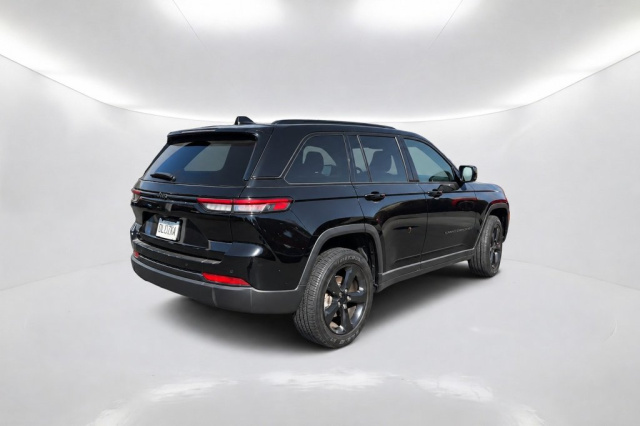 Used 2023 Jeep Grand Cherokee Altitude X  in Norco, CA 5