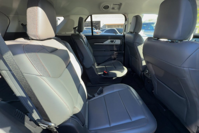 Used 2025 Ford Explorer Active  in Norco, CA 12