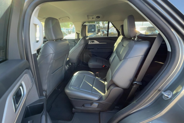Used 2025 Ford Explorer Active  in Norco, CA 11