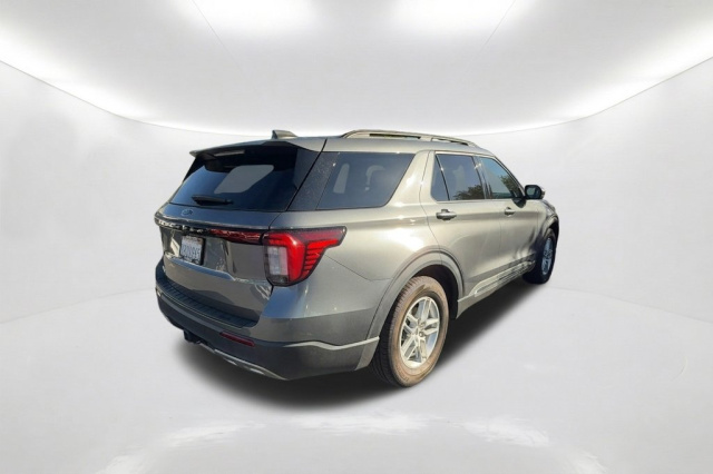 Used 2025 Ford Explorer Active  in Norco, CA 5