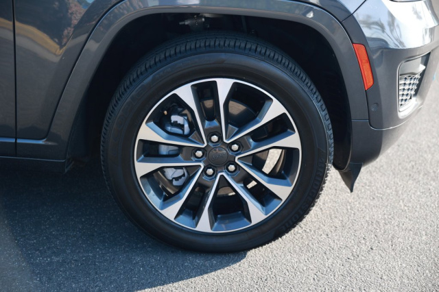 Used 2023 Jeep Grand Cherokee Overland 4xe  in Norco, CA 10