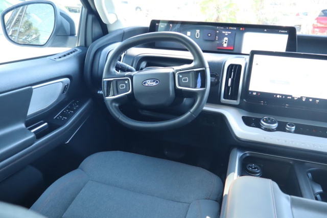 Used 2025 Ford Expedition Active  in Norco, CA 29