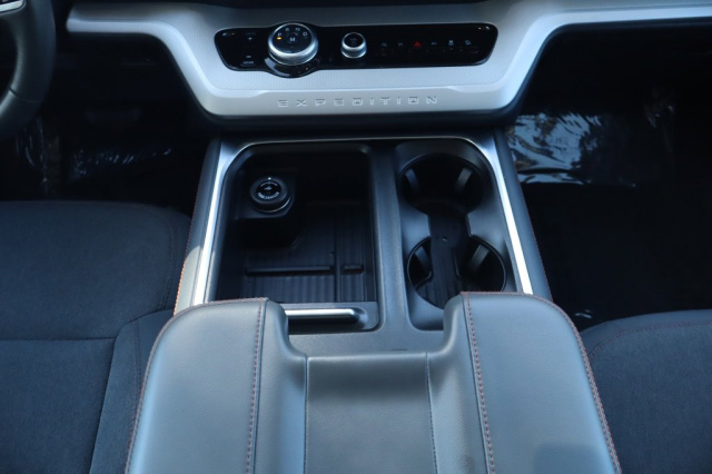 Used 2025 Ford Expedition Active  in Norco, CA 33