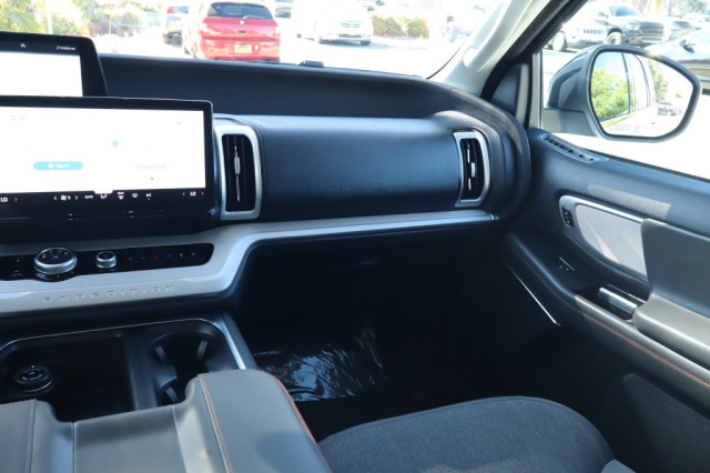 Used 2025 Ford Expedition Active  in Norco, CA 32