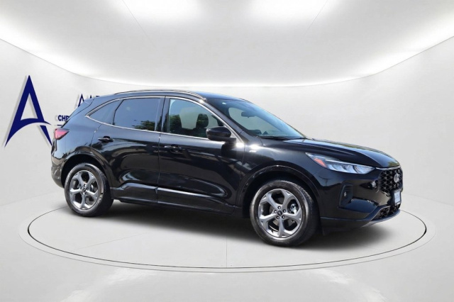 Used 2023 Ford Escape Hybrid ST-Line Select  in Norco, CA 3