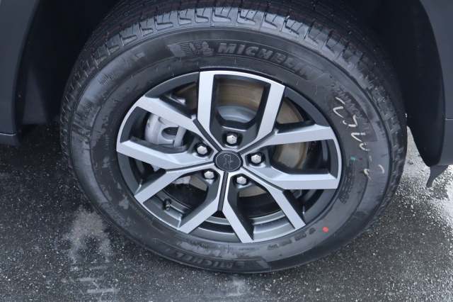 New 2027 Jeep Grand Cherokee L   in Norco, CA 9