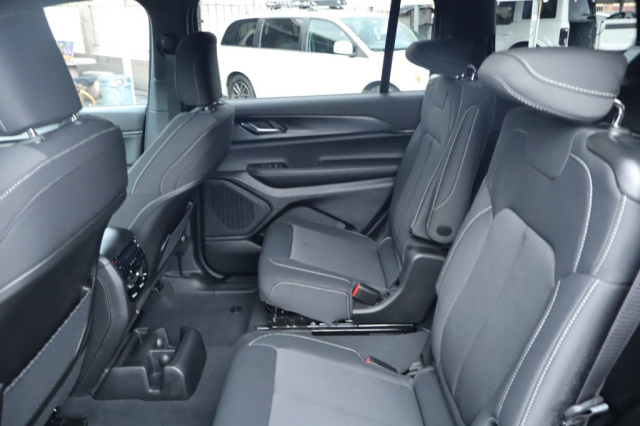 New 2027 Jeep Grand Cherokee L   in Norco, CA 33