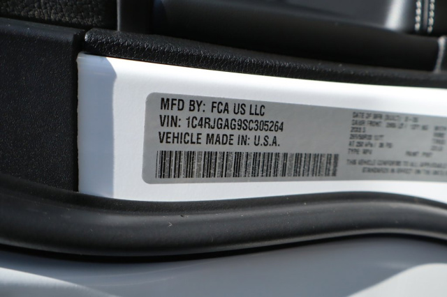 Used 2025 Jeep Grand Cherokee Altitude  in Norco, CA 41