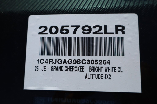 Used 2025 Jeep Grand Cherokee Altitude  in Norco, CA 42