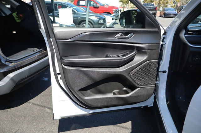 Used 2025 Jeep Grand Cherokee Altitude  in Norco, CA 21