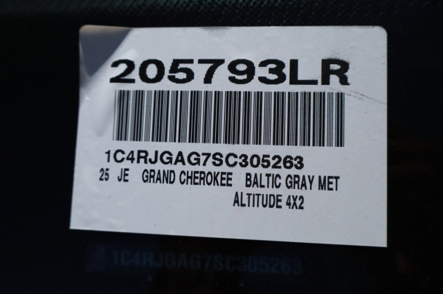 Used 2025 Jeep Grand Cherokee Altitude  in Norco, CA 42