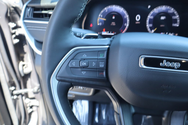 Used 2025 Jeep Grand Cherokee Altitude  in Norco, CA 26