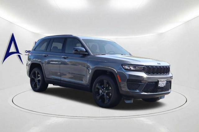 Used 2025 Jeep Grand Cherokee Altitude  in Norco, CA 3