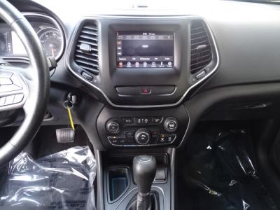 Used 2019 Jeep Cherokee Latitude FWD in Las Vegas, NV 14