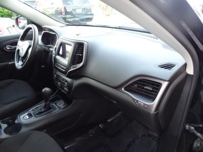 Used 2019 Jeep Cherokee Latitude FWD in Las Vegas, NV 22