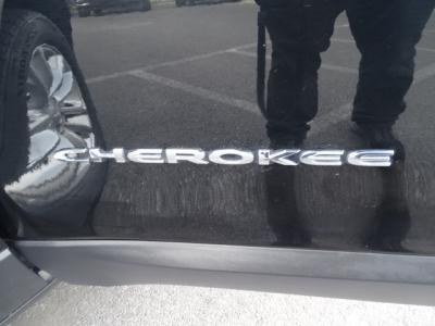 Used 2019 Jeep Cherokee Latitude FWD in Las Vegas, NV 32