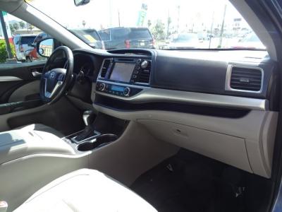 Used 2015 Toyota Highlander FWD 4dr V6 XLE in Las Vegas, NV 23