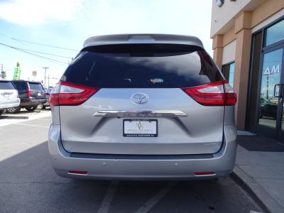 Used 2015 Toyota Sienna 5dr 8-Pass Van XLE FWD in Las Vegas, NV 5