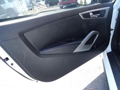 Used 2015 Hyundai Veloster 3dr Cpe Auto RE:FLEX w/Red Int in Las Vegas, NV 7