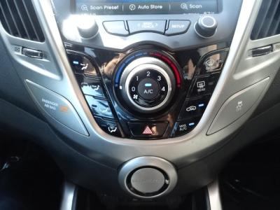 Used 2015 Hyundai Veloster 3dr Cpe Auto RE:FLEX w/Red Int in Las Vegas, NV 16