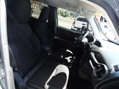 Used 2018 JEEP RENEGADE LATITUDE in Las Vegas, NV 18