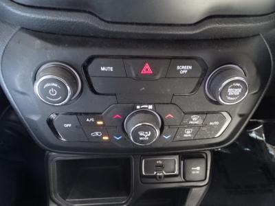 Used 2018 JEEP RENEGADE LATITUDE in Las Vegas, NV 16