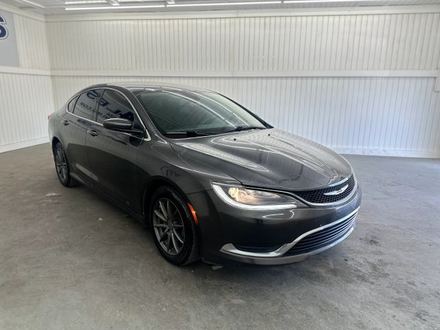 2015 Chrysler 200 Limited photo 3